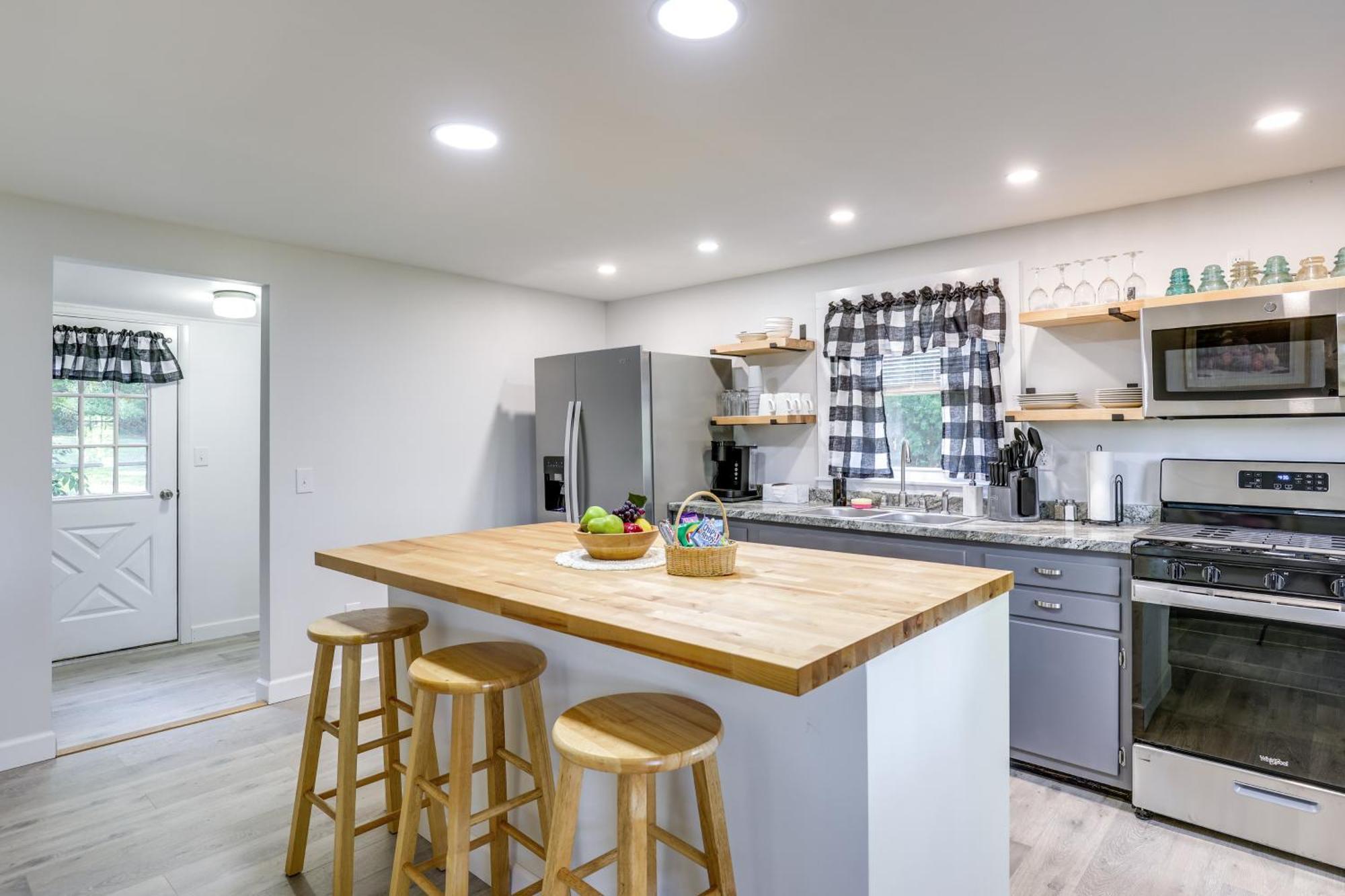 Charming Watkins Glen Home With Yard! Exteriör bild